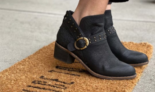 Walk This Way: Unveiling the Hottest Footwear  Trends for Hälsa Footwear